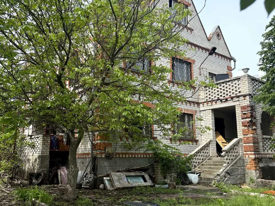 Будинок. Горішні плавні, Франка