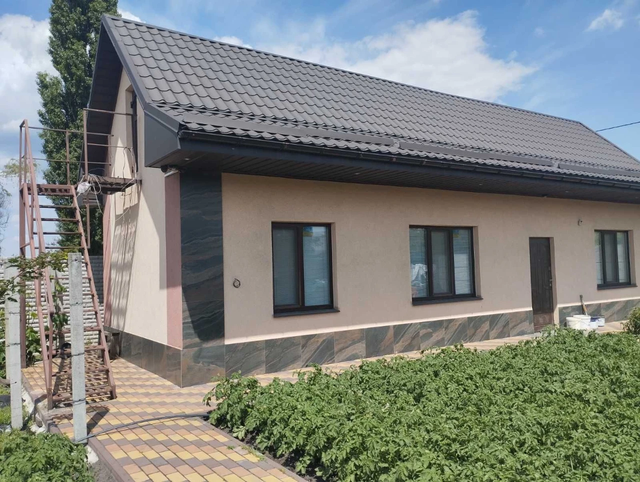 Продається будинок (незавершене будівництво)