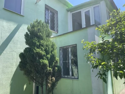 Продам житловий будинок з господарськими будівлями та споруд