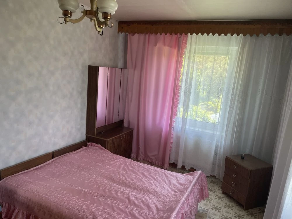 Продам житловий будинок з господарськими будівлями та споруд