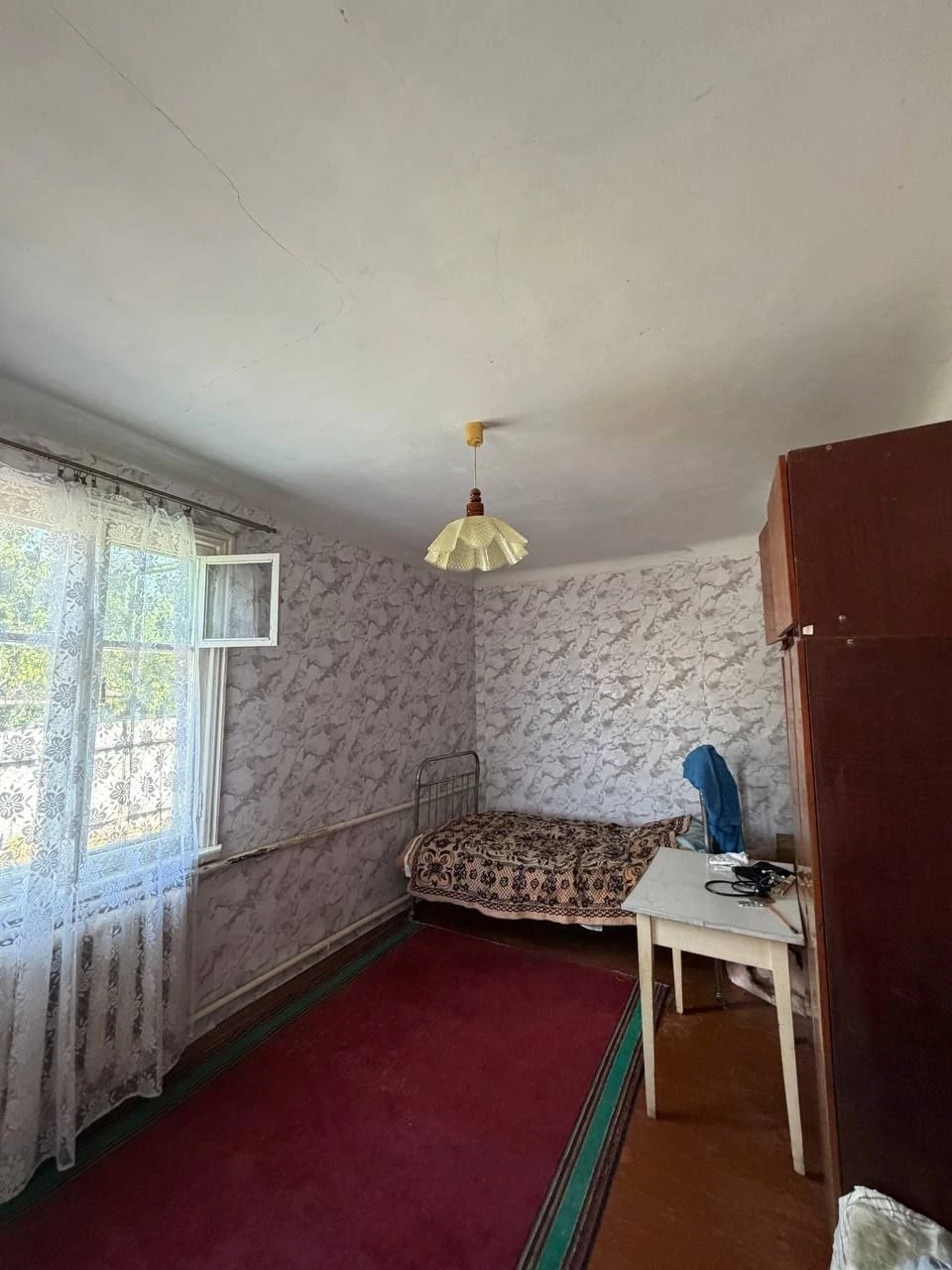 Продам будинок  в районі швидкої допомоги
