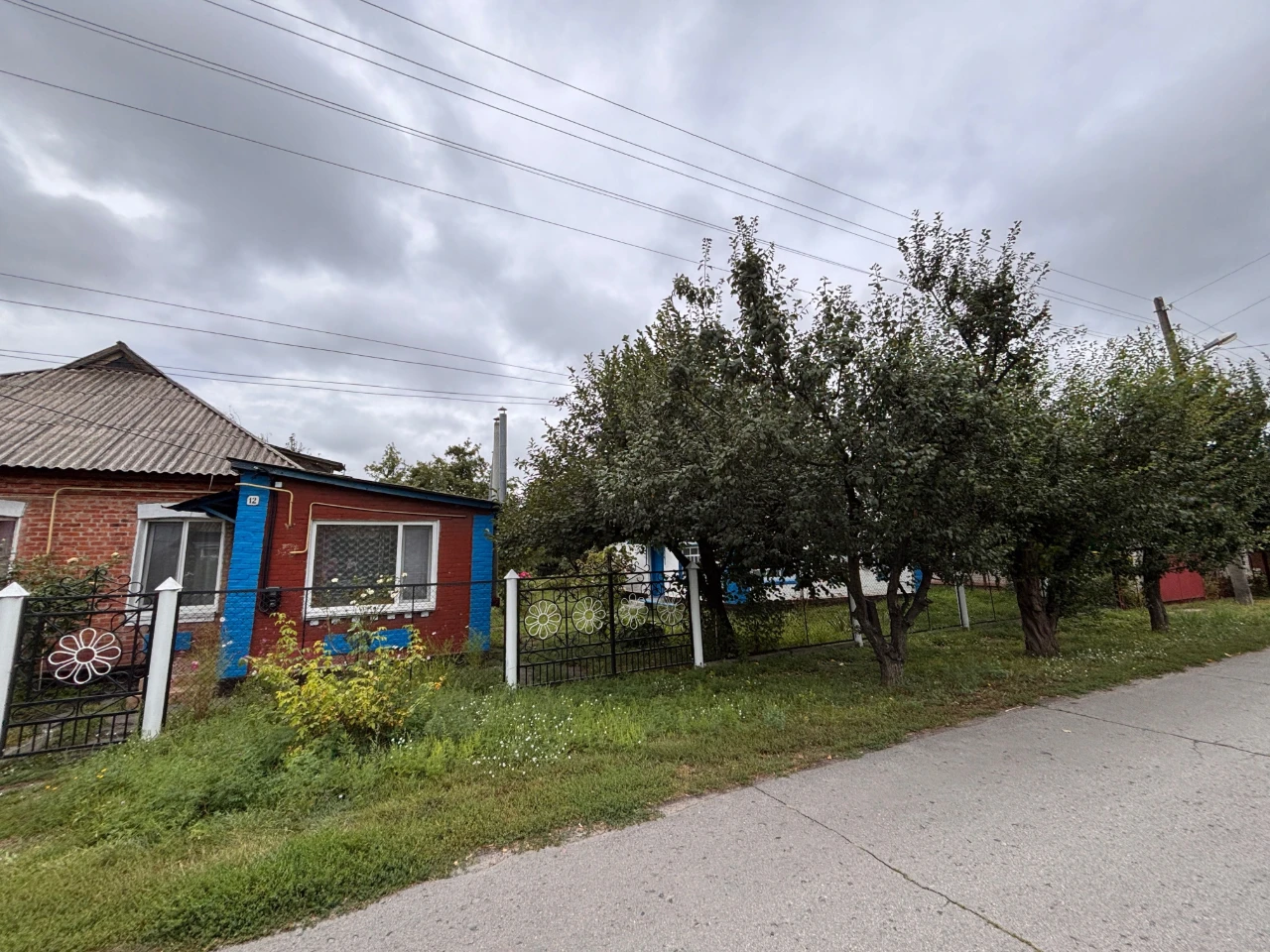 Продаж будинків на одному подвірʼї Полтавська обл. м Лубни