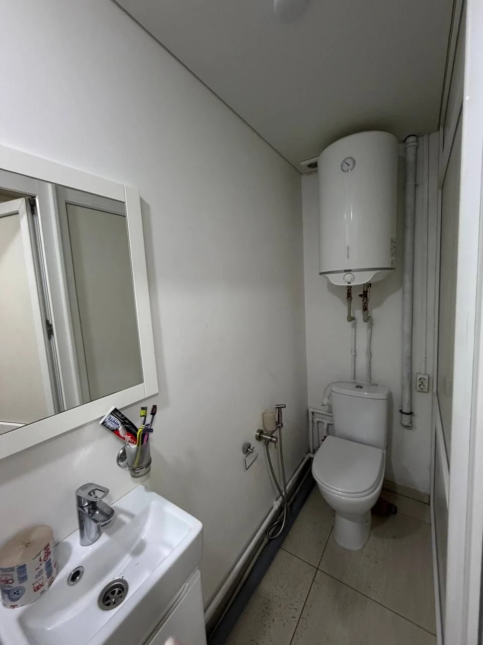 Продам 2-х  поверховий будинок в центрі міста