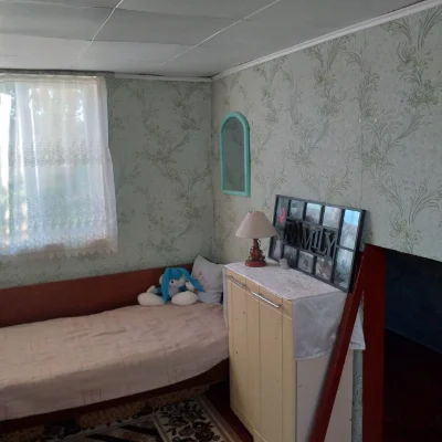 Продам дачу біля ставка.