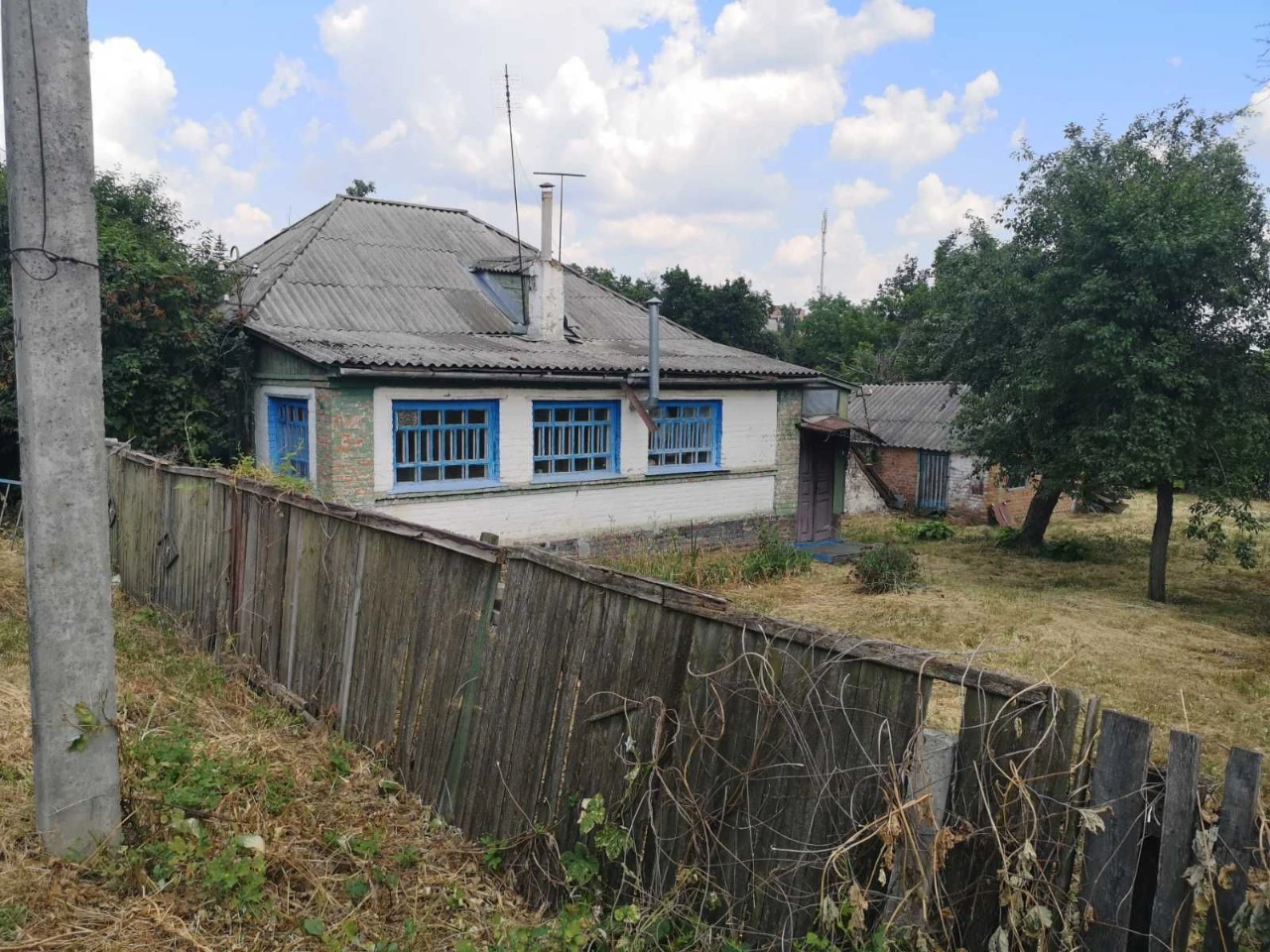 Будинок з ділянкою 15 сот. під будівництво (стадіон)