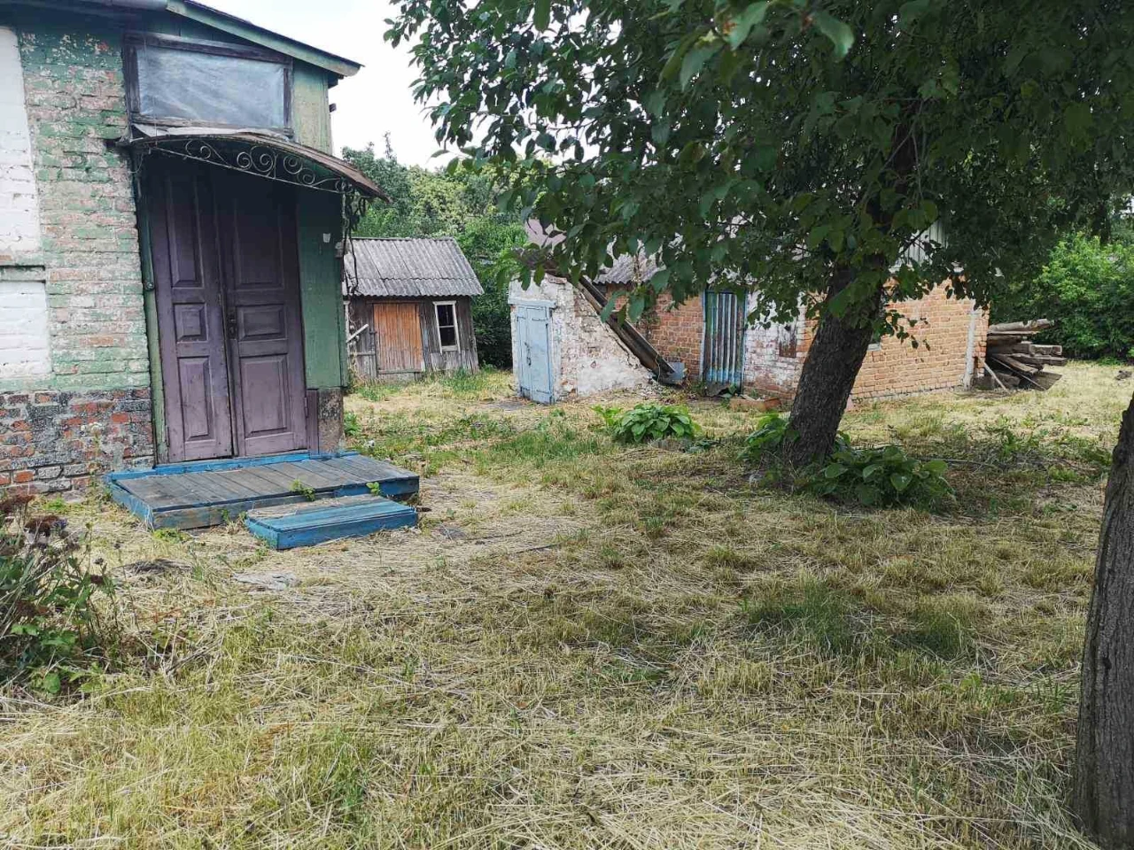 Будинок з ділянкою 15 сот. під будівництво (стадіон)