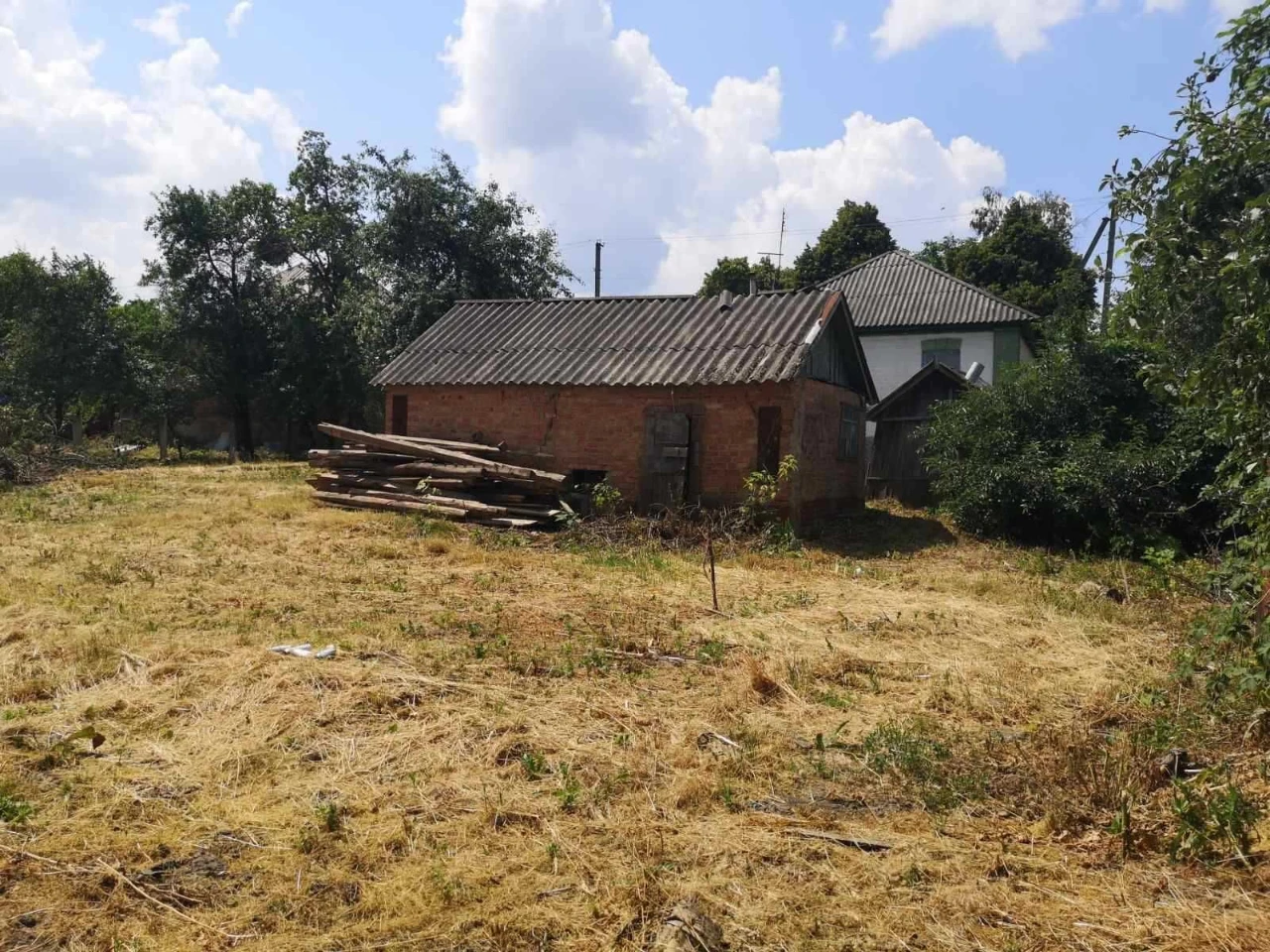 Будинок з ділянкою 15 сот. під будівництво (стадіон)