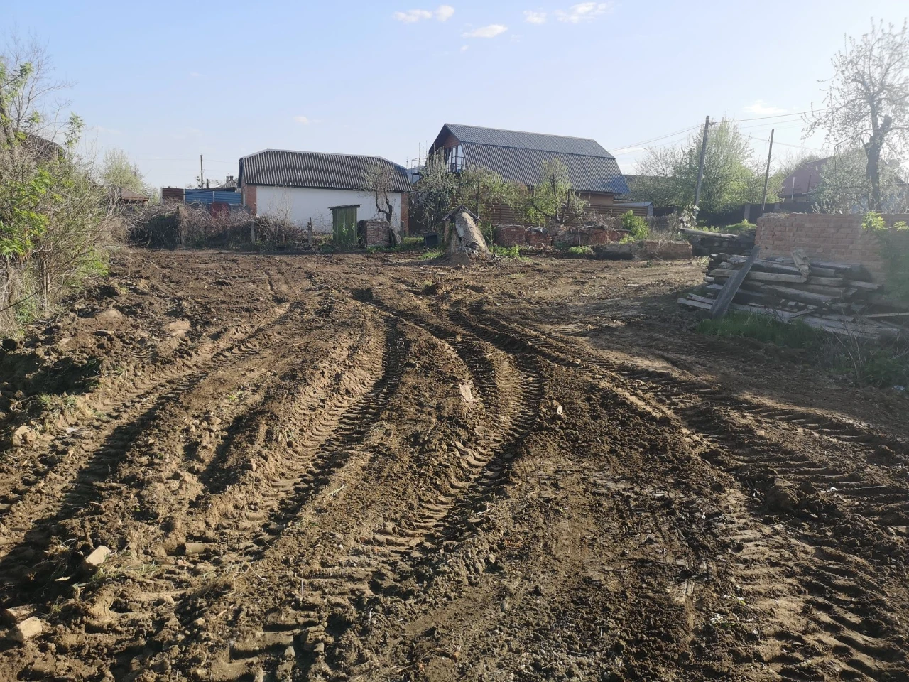 Будинок з ділянкою 15 сот. під будівництво (стадіон)