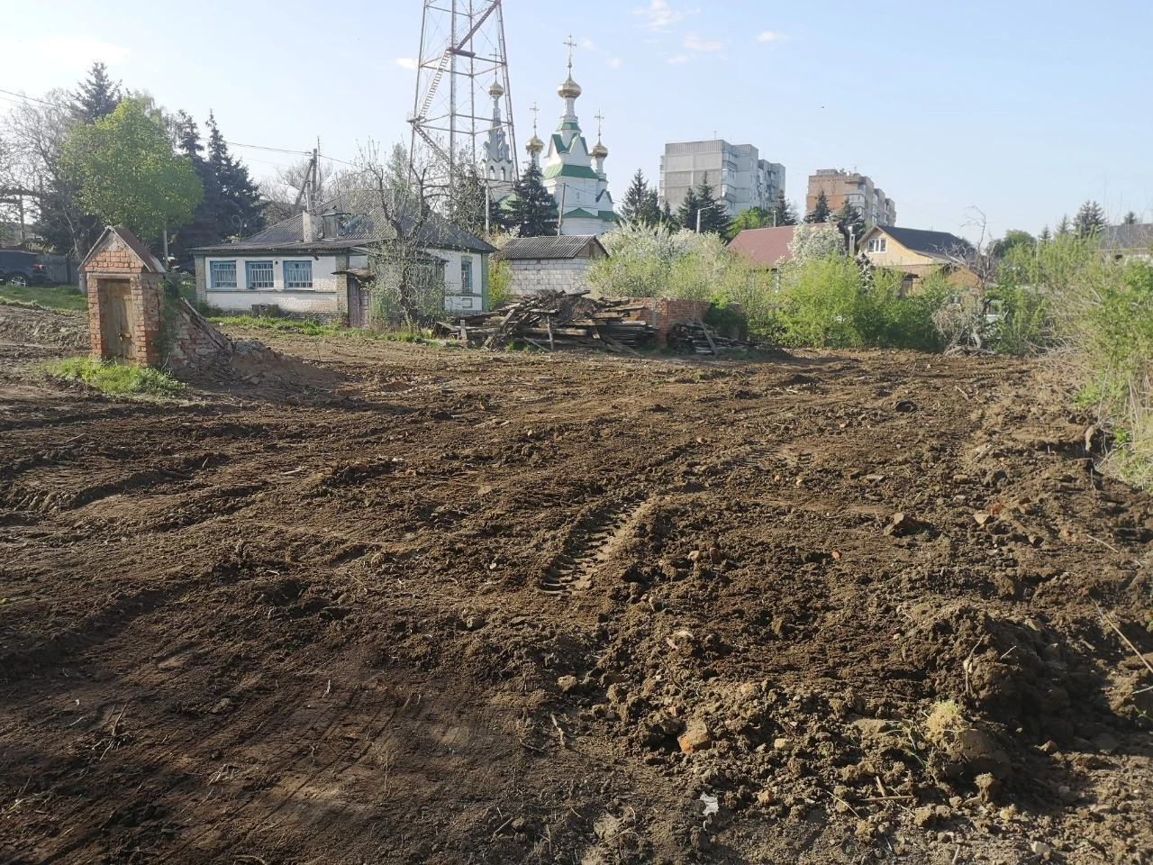 Будинок з ділянкою 15 сот. під будівництво (стадіон)