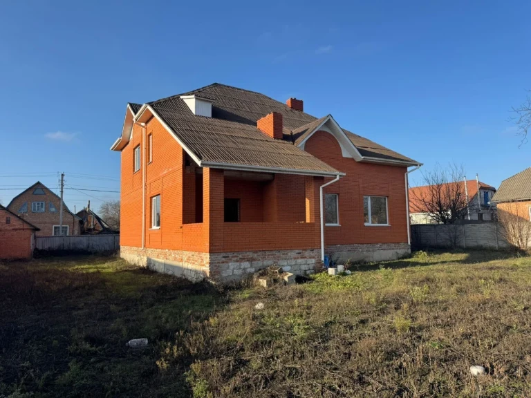 Будинок (центр міста, тихий спокійний район)