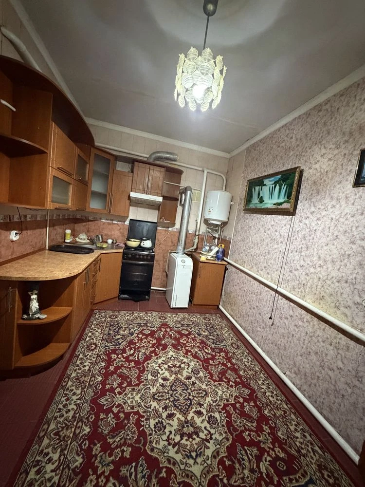 Будинок двоповерховий з гаражем