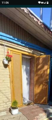 Пів будинку ,с.Засулля, центрі двір спільний