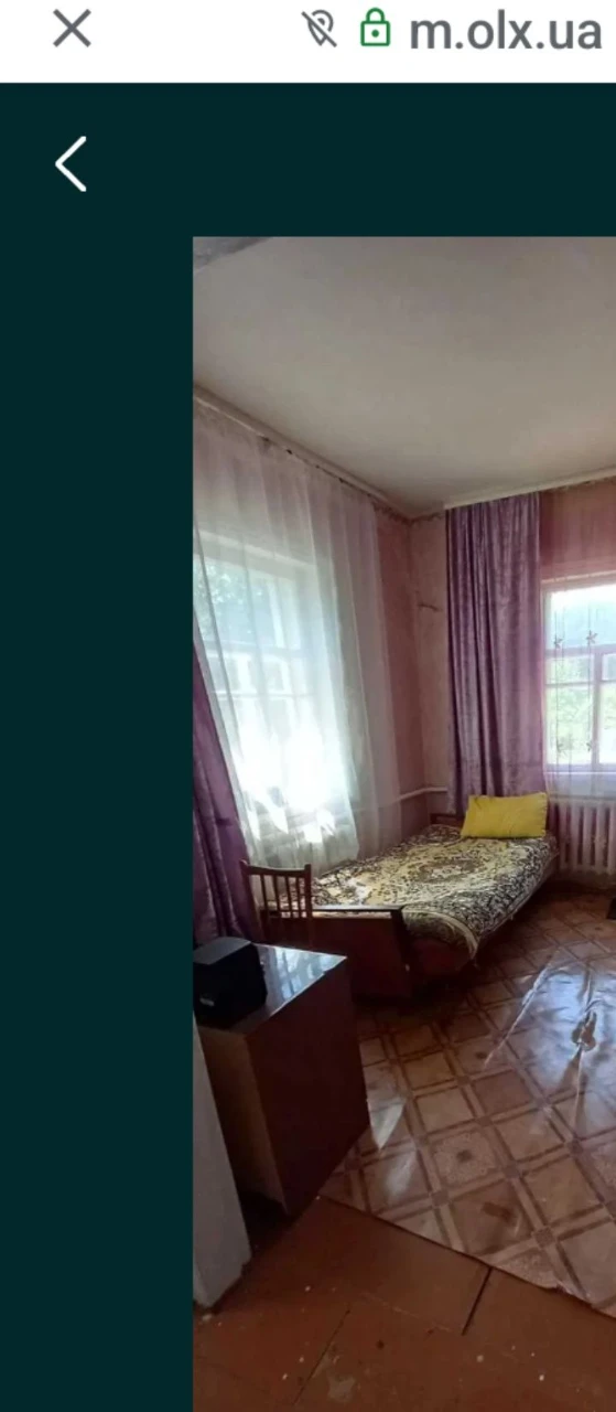 Пів будинку ,с.Засулля, центрі двір спільний