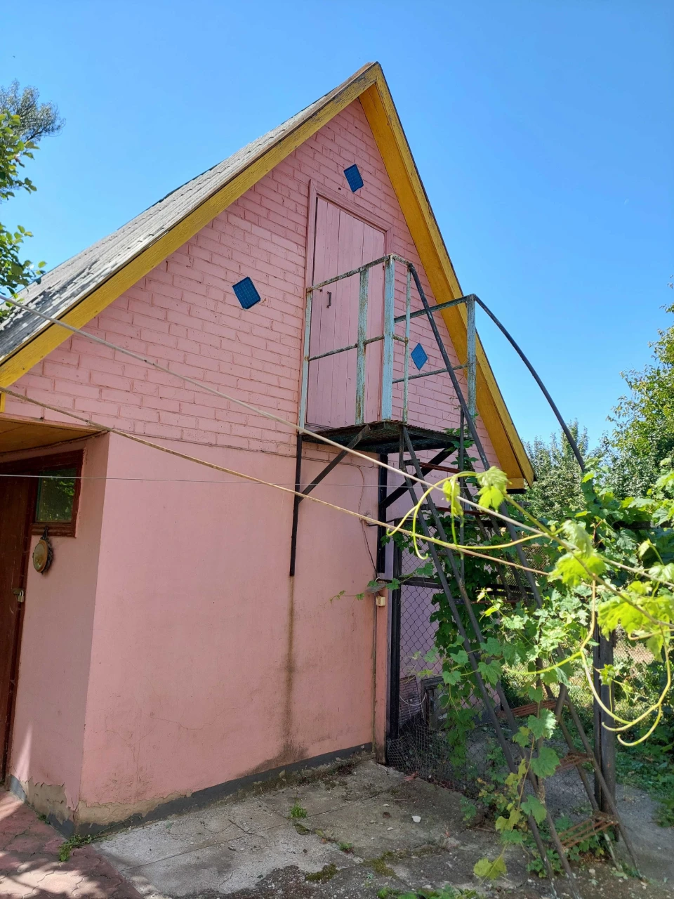 Продається 2-х поверховий приватний будинок у Миргороді (рай