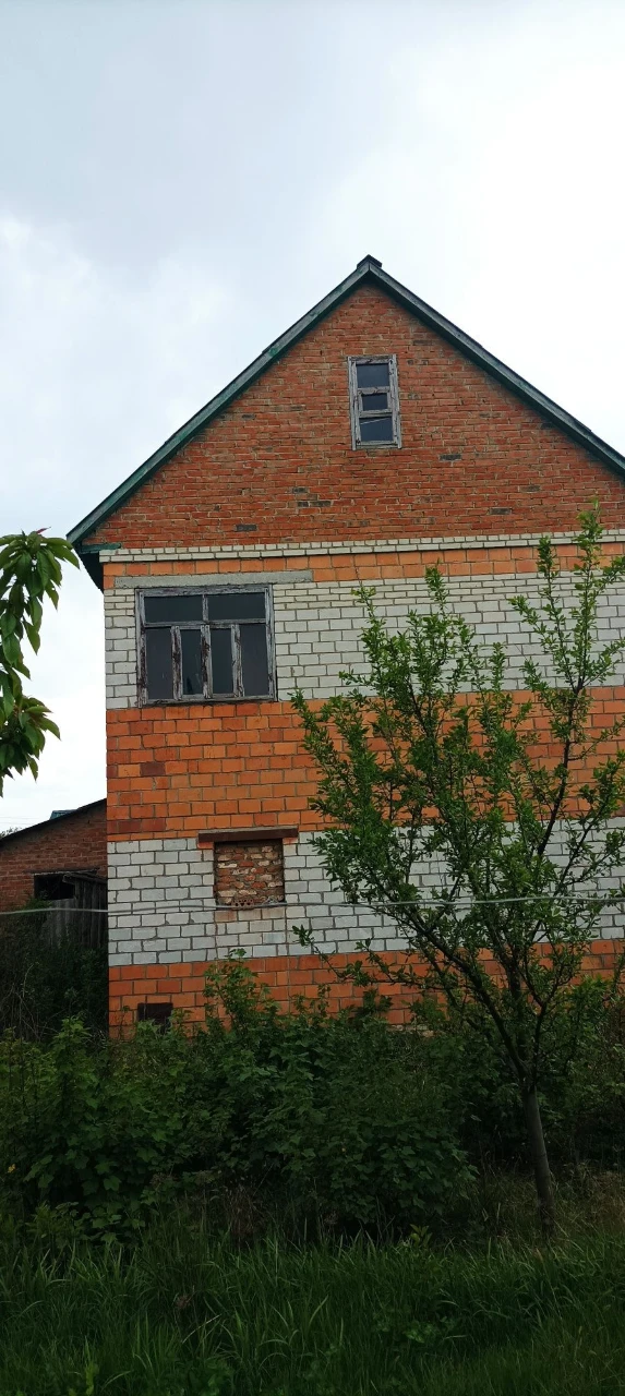 Продам дім двох поверховиий