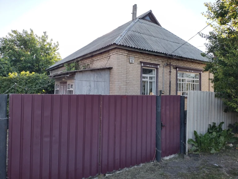 Продам будинок в місті Миргород.
