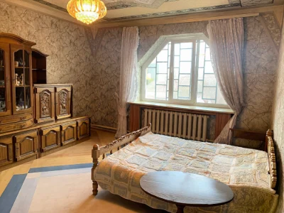 Продаж триповерхового будинку з гаражем 441,2 м²