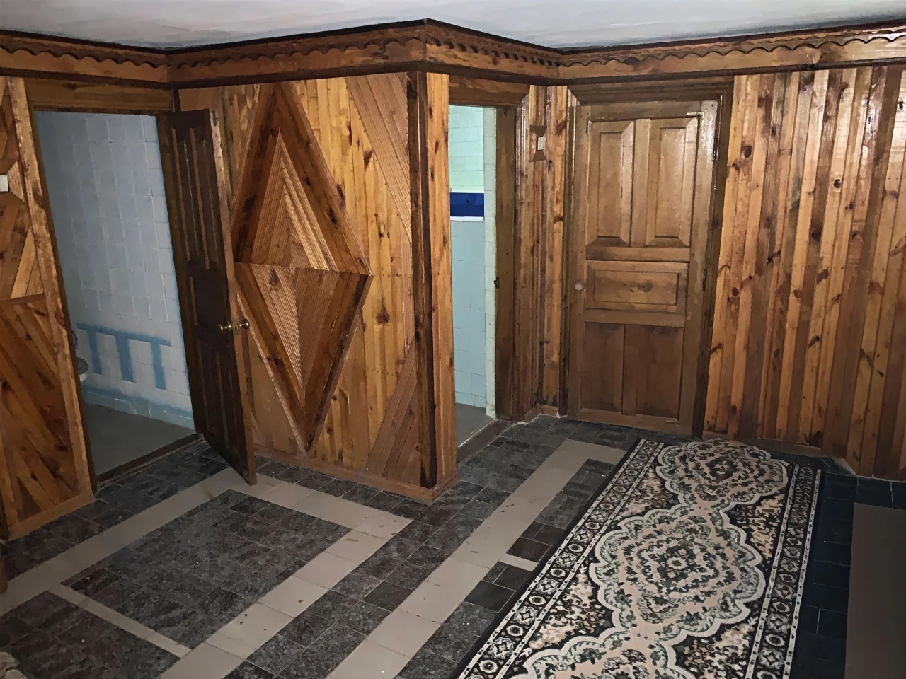 Продаж триповерхового будинку з гаражем 441,2 м²