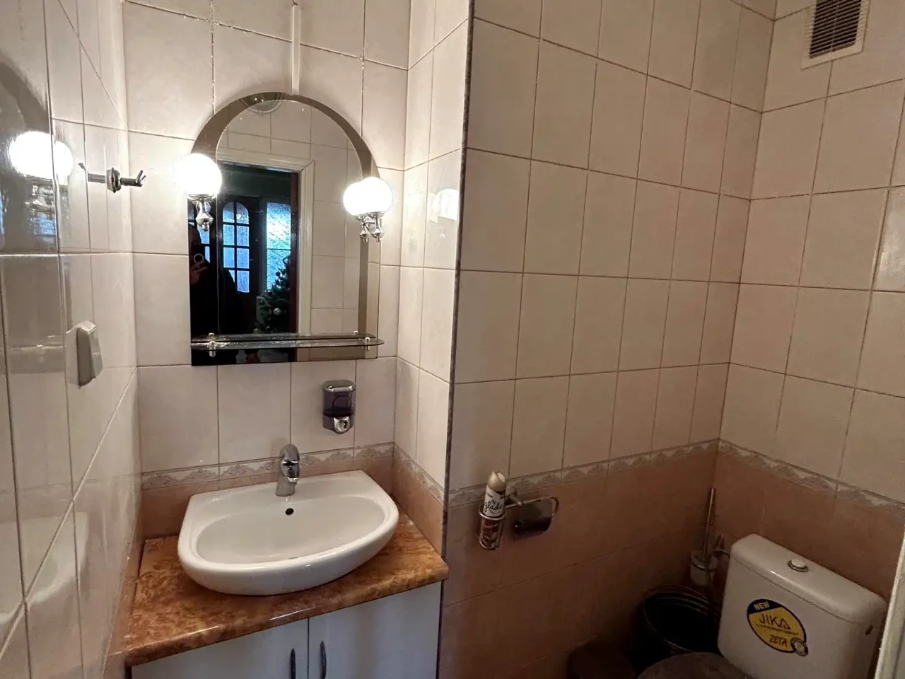 Продаж будинку 430 м² 0.1479 сот.