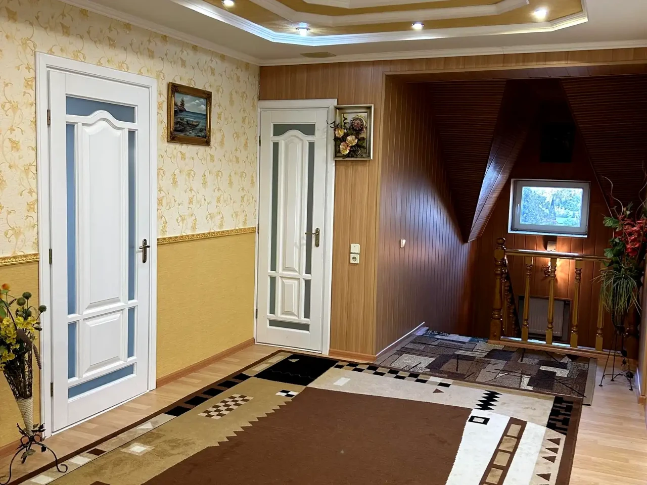Продаж будинку 430 м² 0.1479 сот.