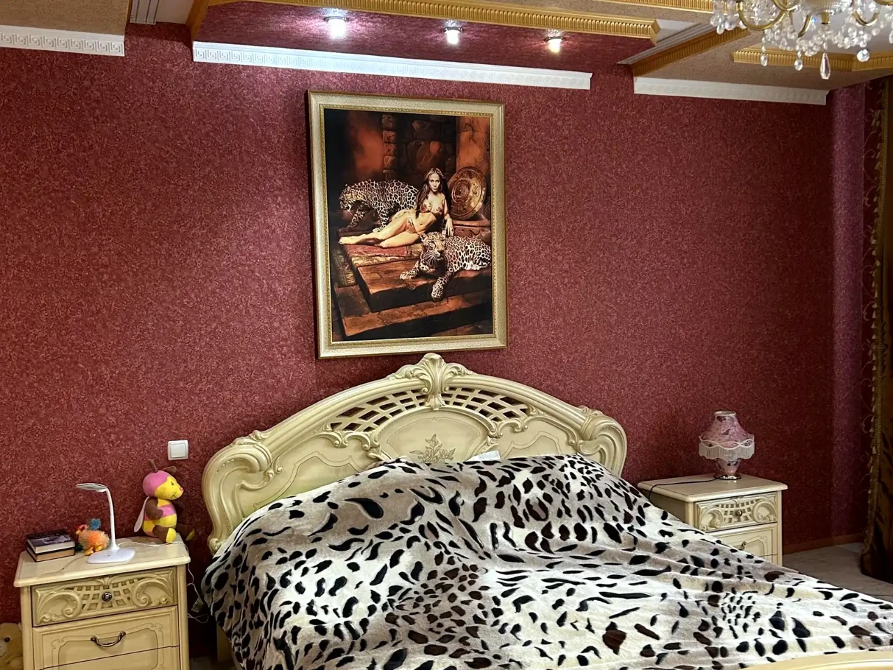 Продаж будинку 430 м² 0.1479 сот.