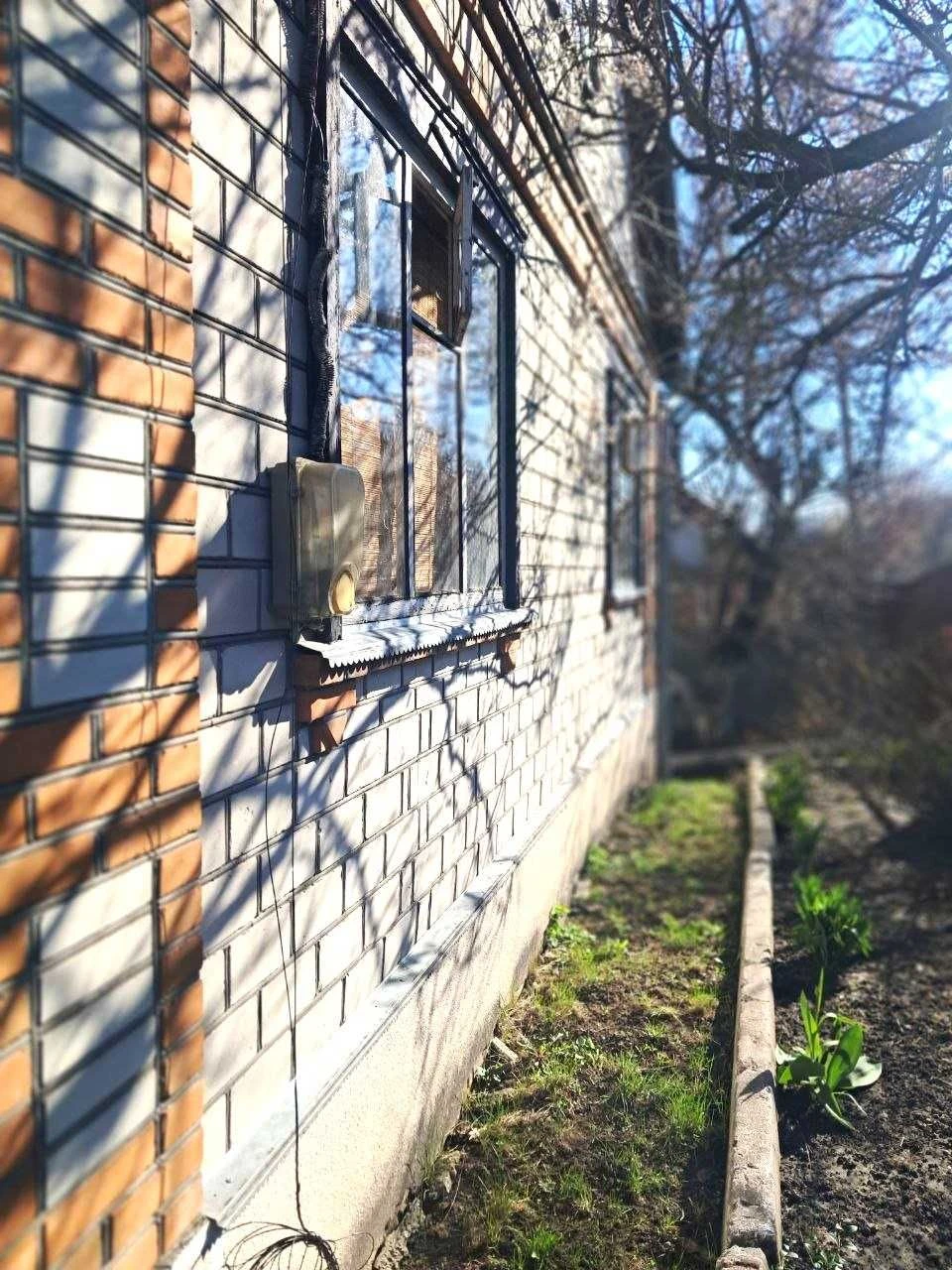 Будинок з гаражом та времянкою. ЛІтня кухня.Свій великий ста
