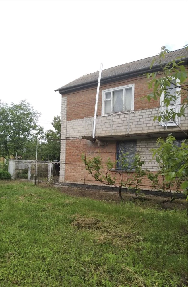 Продам двоповерховий будинок