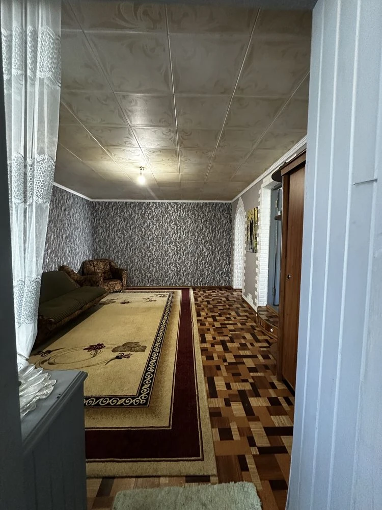 Продам просторий 2-поверховий будинок