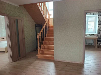 Продам 2-х поверховий будинок з гаражем