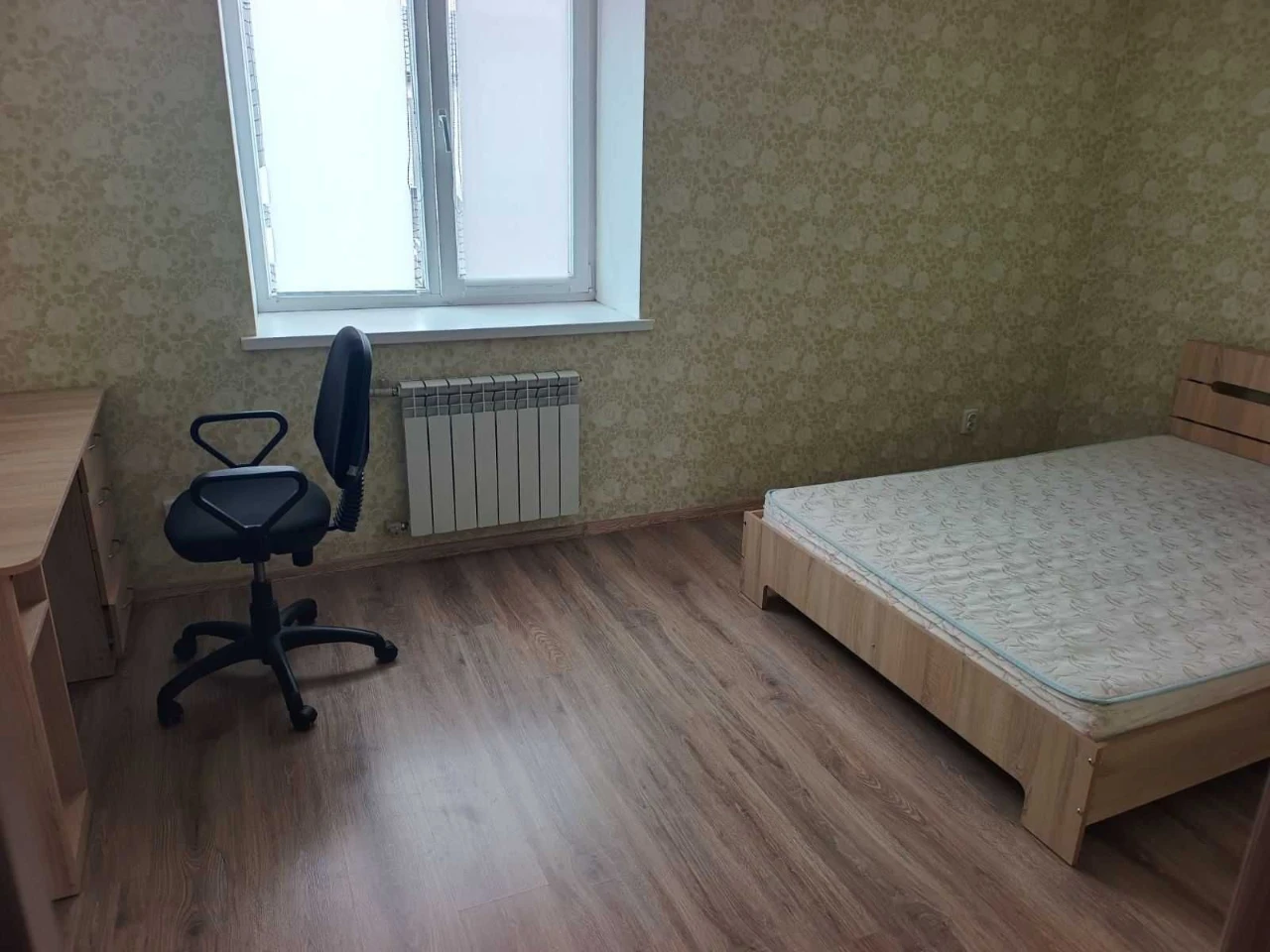 Продам 2-х поверховий будинок з гаражем