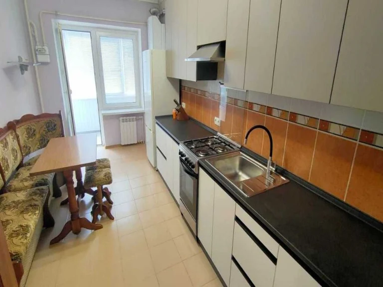 ‼️Центр‼️ 3к квартира з ремонтом в новобудові, 88 м², нижній