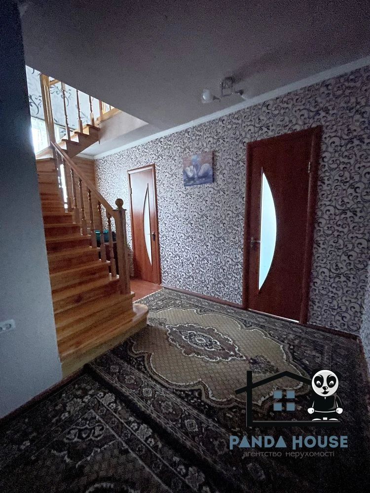 Продається двоповерховий будинок