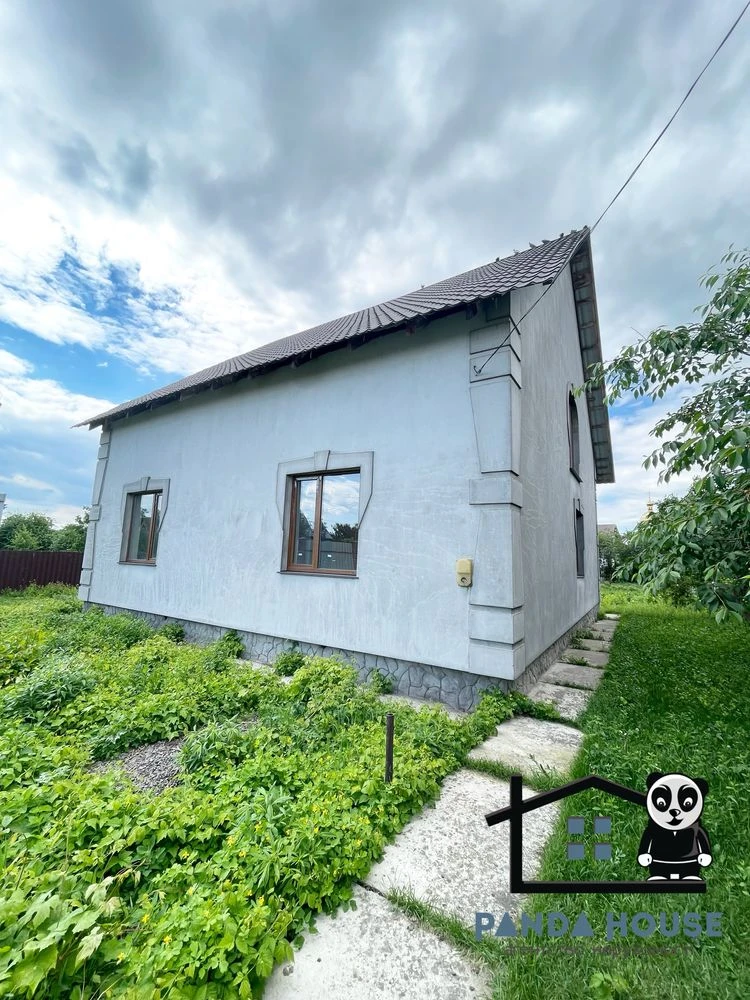 Продається двоповерховий будинок