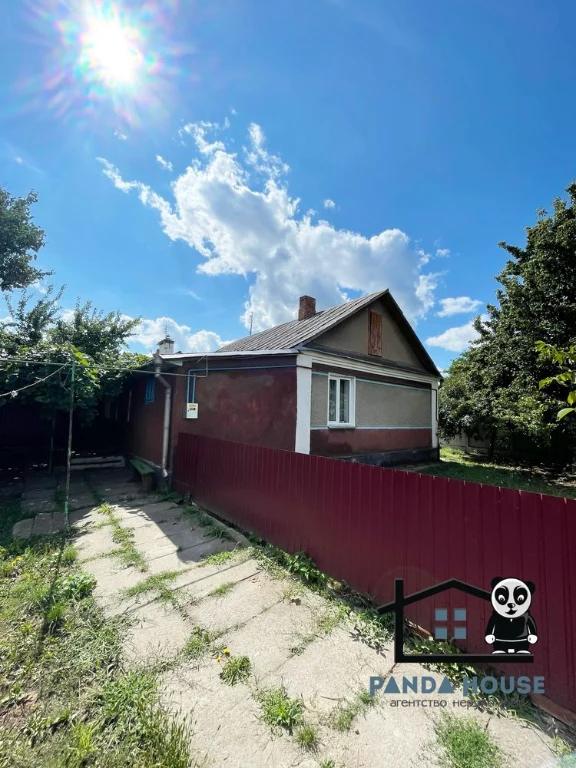 Продається добротний будинок у місті Березне