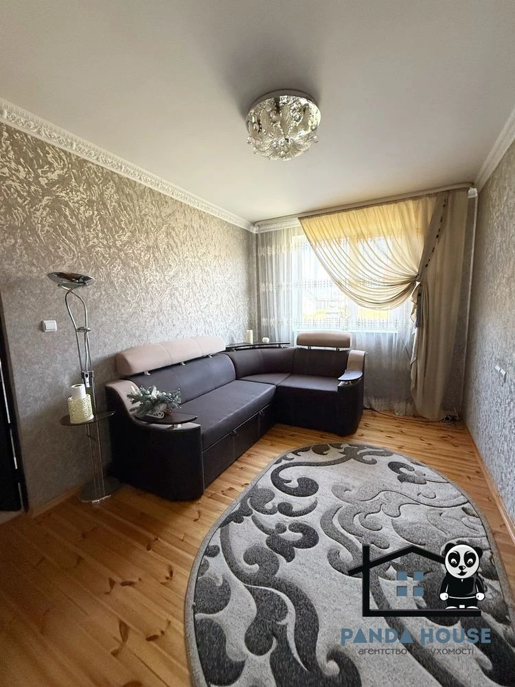 Продається двоповерховий будинок