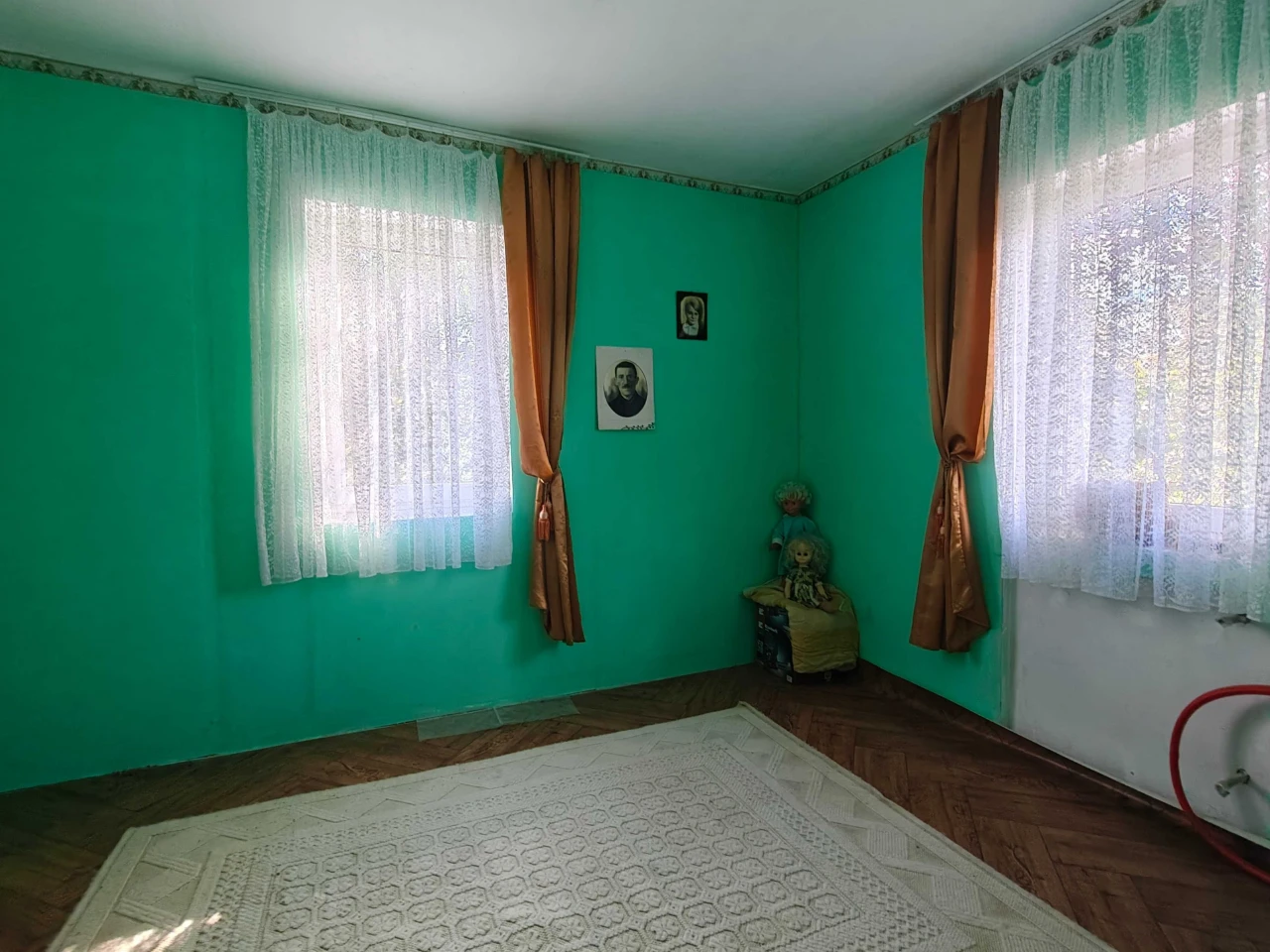 Компактний будиночок в зручному районі