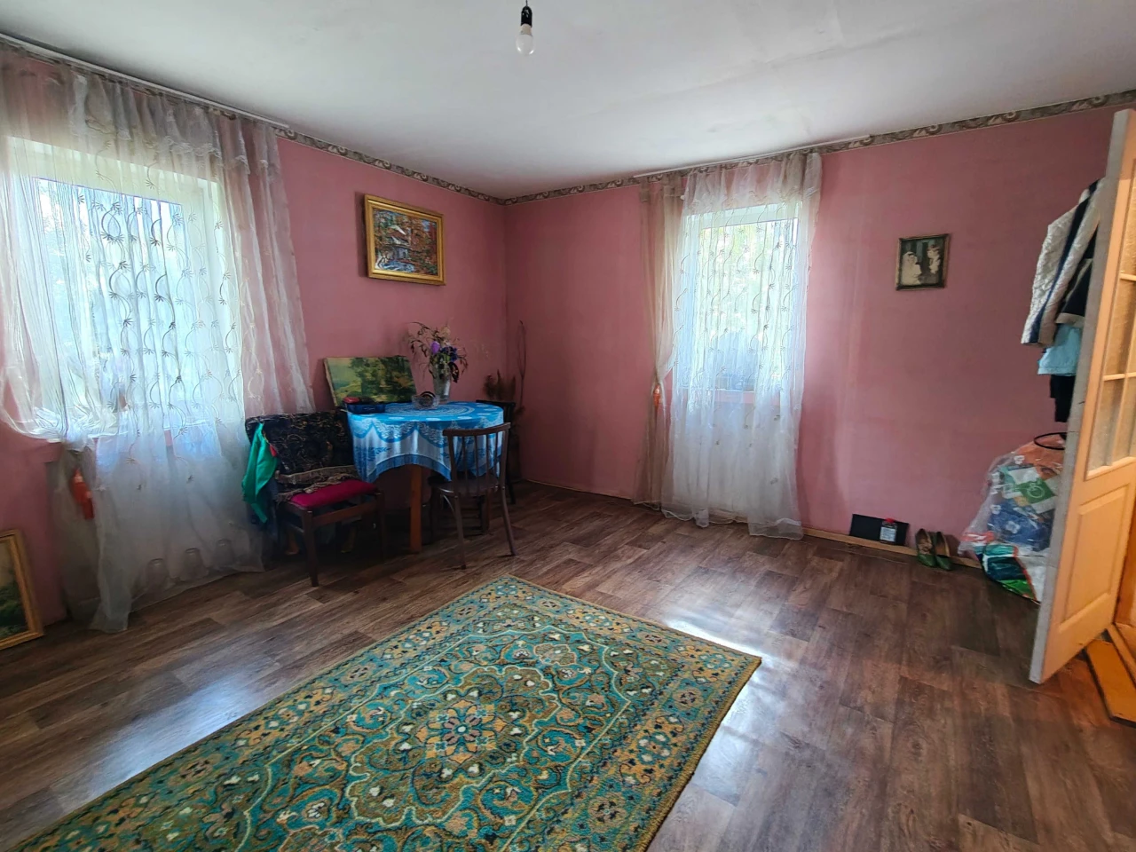Компактний будиночок в зручному районі
