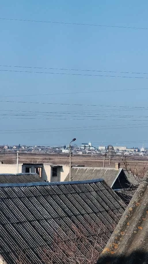Добротний просторий будинок в житловому стані з великою діля