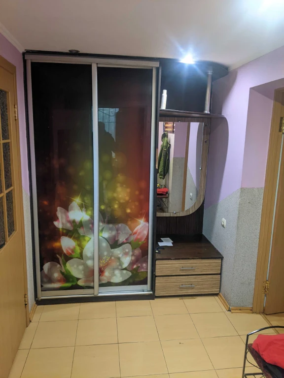 Продається квартира з власним подвір'ям.