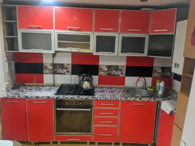 Продається квартира з власним подвір'ям.