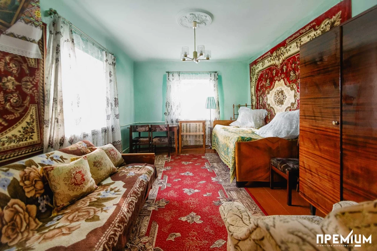 Продаж будинку в м.Дубно. Власна терторія. 3 кімнати.  Поруч