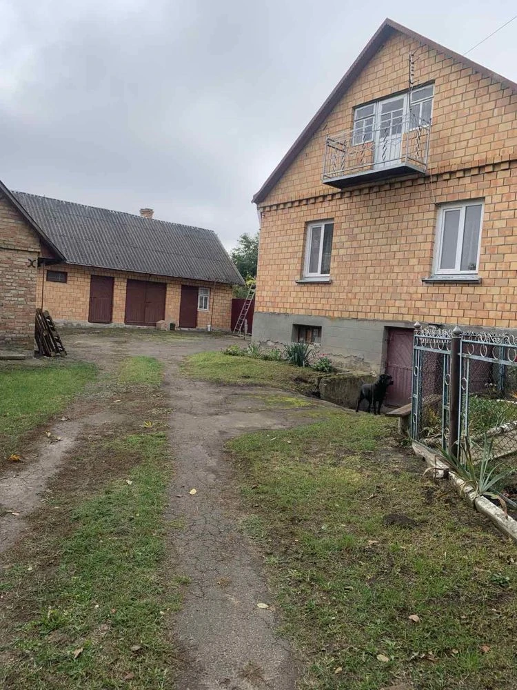 Продаж цегляного будинку ( 20 км від міста )