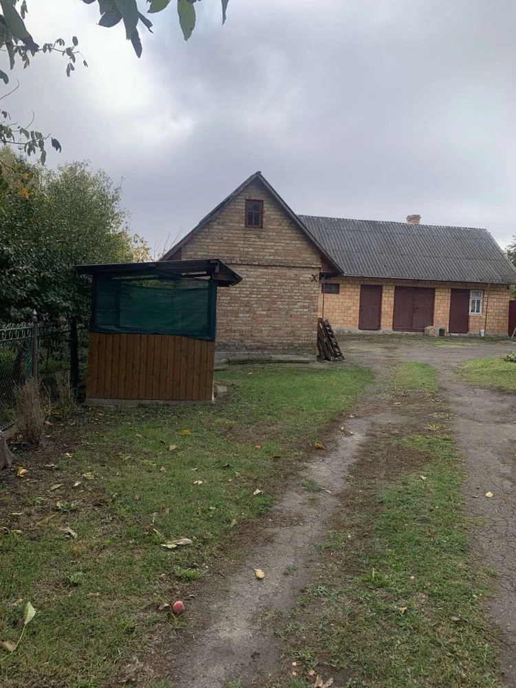 Продаж цегляного будинку ( 20 км від міста )