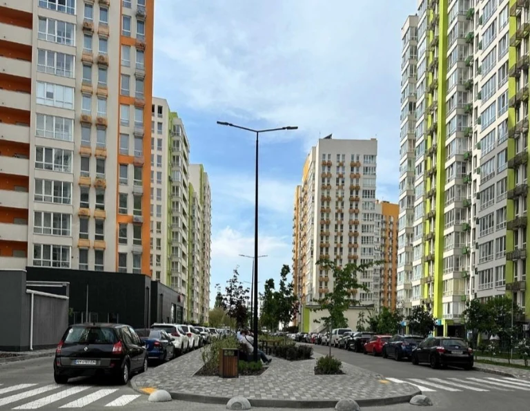 2-room apartment 70 m2 in the residential complex Nivky Park, 1g Berdnika St., Nivky