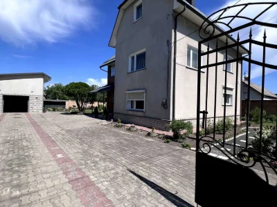 Будинок. Здолбунів, Польова