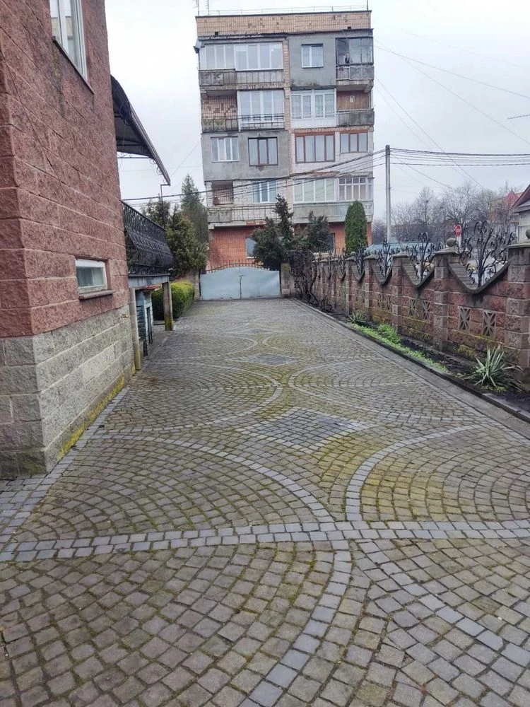Будинок у центрі міста Костопіль