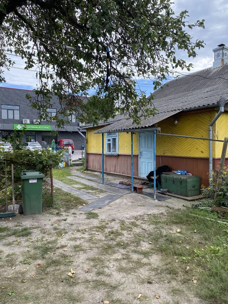 Продається будинок в м.Костопіль хороший варіант для бізнесу