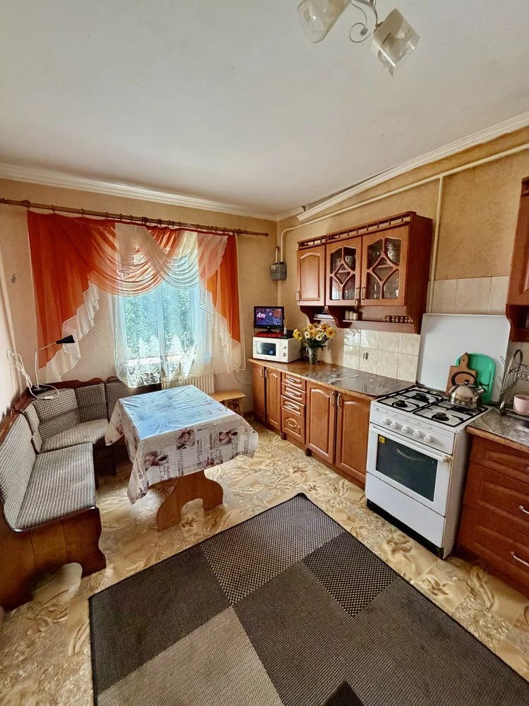 Продаж половини  будинку цент м.Острог