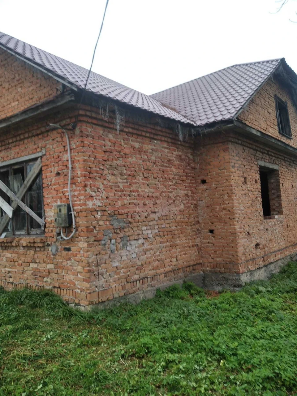 Продам незавершене будівництво, земел. ділянка приватизована