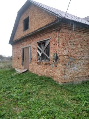 Продам незавершене будівництво, земел. ділянка приватизована